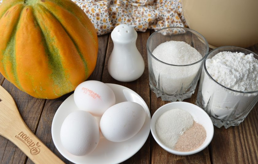 1. Этап. Шарлотка с дыней Сладкий сон: Подготовьте продукты, миксер, форму для выпечки…и приступим!