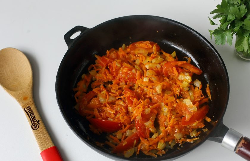 1. Этап. Суп с гречкой и фасолью: Готовьте все вместе пару минут.