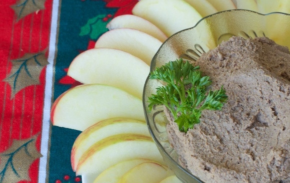 1. Этап. Паштет из куриных желудков: 6. Подавайте паштет только после остывания, храните его в холодильнике в контейнере с плотной закрывающейся крышкой.