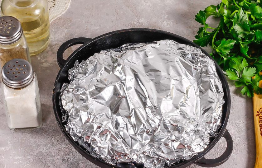 1. Этап. Тыква запеченная с базиликом: Запеките все примерно 20-25 минут максимум и извлеките форму из духовки.