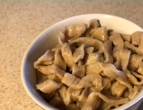 1. Этап. Печеночная лапша: Подаем со сливочным маслом, соусом или тушеными овощами. Приятного аппетита!