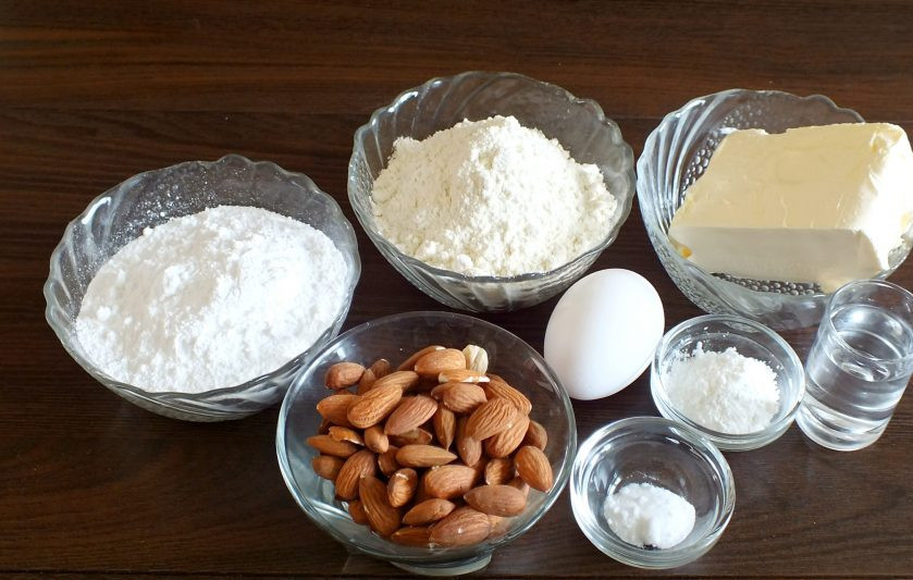 1. Этап. Греческое печенье Курабьедес: Подготовьте необходимые ингредиенты.