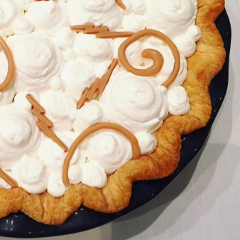 Fizzing Butterbeer Pie