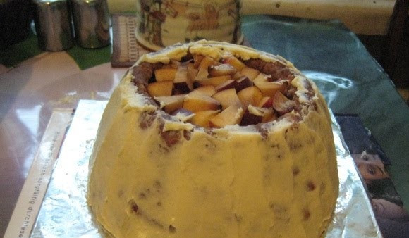 1. Этап. Торт Феи: 11. Основу также смазать сгущенкой с маслом.