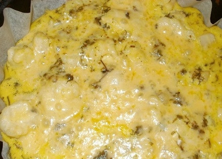 1. Этап. Запеканка из цветной капусты в духовке: И запекаем в разогретой до 180 градусов духовке минут 30. Проверяем готовность блюда в центре, готовая запеканка должна быть упругой.