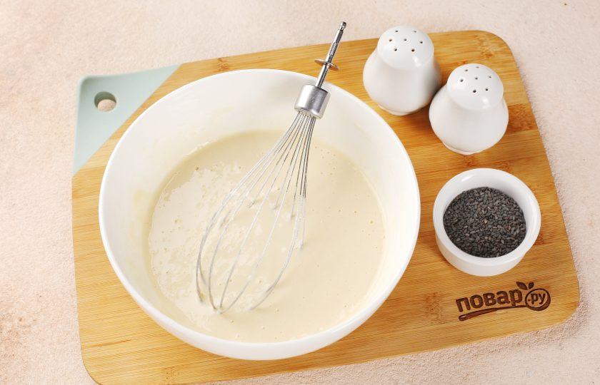 1. Этап. Заливной пирог с красной рыбой: Перемешайте всё ещё раз до однородного состояния. Тесто готово.