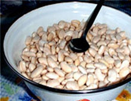 1. Этап. Суп фасолевый со свининой: 1. В первую очередь замочим на ночь фасоль. Фасоль разбухла и увеличилась раза в два. Сливаем воду, холодной водой тщательно промываем зерна.