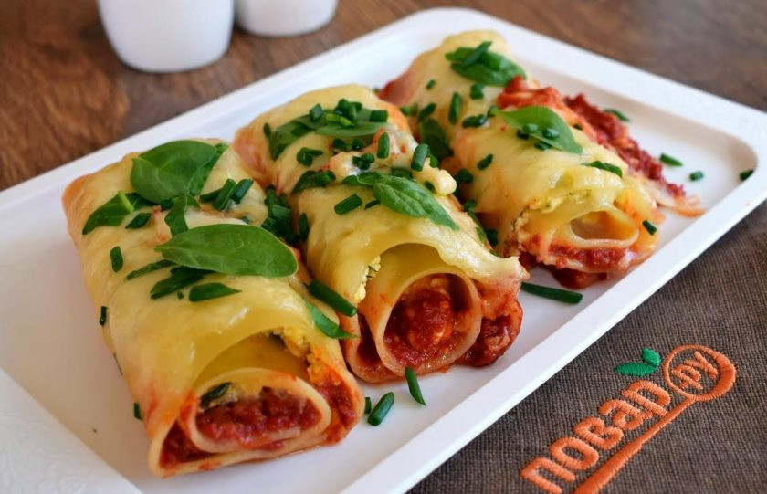 1. Этап. Рулеты из лазаньи: 6. Подавайте с измельченным базиликом и зеленым луком. Приятного аппетита!