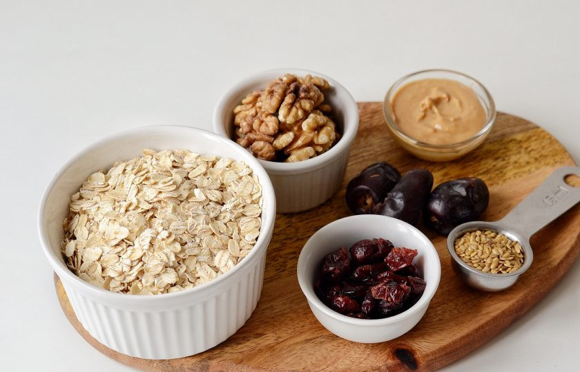 1. Этап. Гранола без сахара: Подготовьте все ингредиенты.