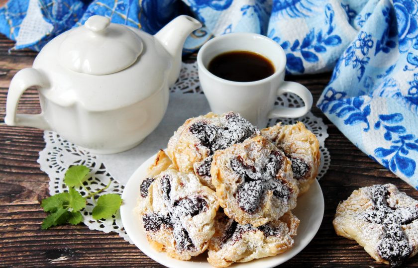 1. Этап. Конвертики с джемом из черной смородины: Приятного аппетита!