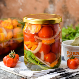 Помидоры с морковкой и луком на зиму