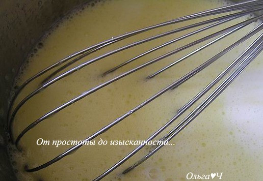 1. Этап. Торт Пасхальный из кексов или куличей: Хорошо перемешайте венчиком.