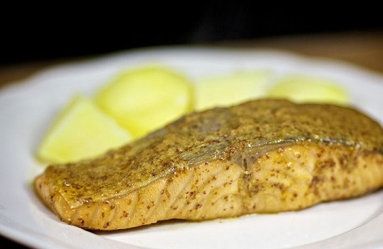 1. Этап. Cоус для лосося: 6. И подавайте к столу. Приятного аппетита!