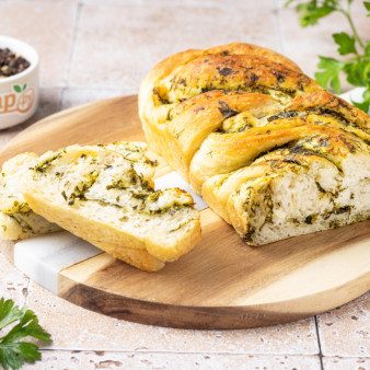 Хлеб с чесноком в духовке