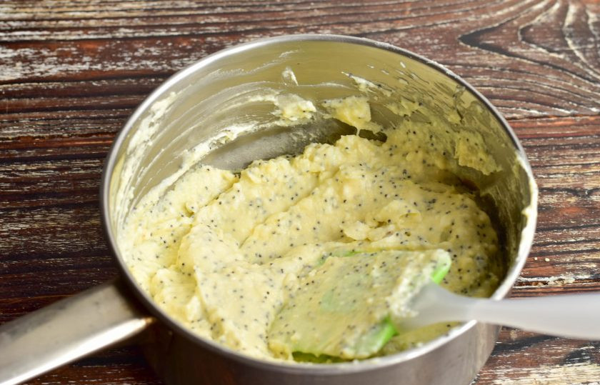 1. Этап. Творожная пасха с маком: Все хорошо перемешайте.