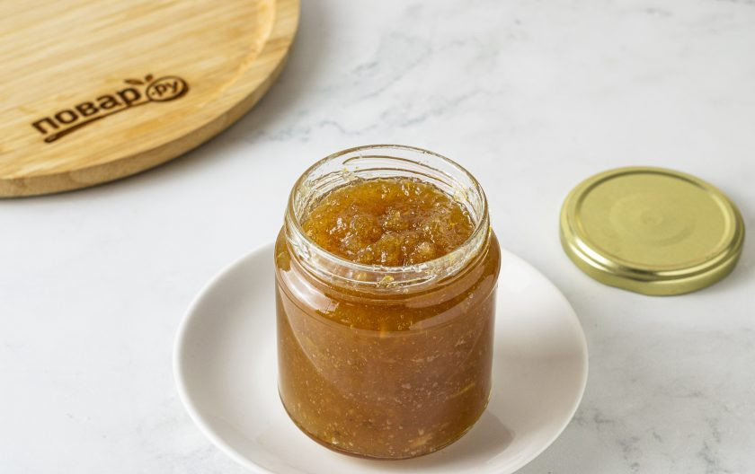 1. Этап. Грушевое повидло: Разложите грушевое повидло по чистым стерилизованным баночкам, плотно укупорьте. Заверните в полотенце и оставьте так до полного остывания.