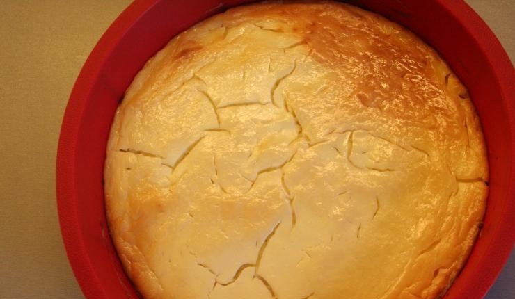 1. Этап. Вкусная творожная запеканка в духовке: 4. Выпекайте в разогретой до 180 градусов духовке минут 20–30 (зависит от духовки). Вкусная творожная запеканка в духовке готова! Приятного аппетита!