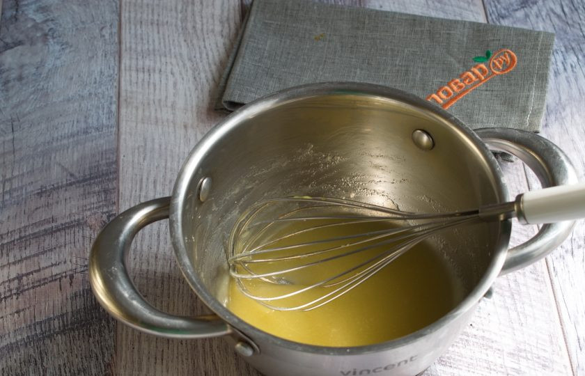 1. Этап. Апельсиновый Мусс: 6. Набухший агар-агар доведите до кипения и кипятите в течение 2-3 минут, помешивая до полного растворения агар-агара.