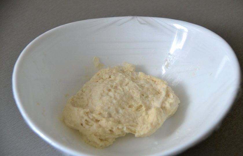 1. Этап. Булочки Римские чириолы: Смешайте ингредиенты для опары. Для того, чтобы опара 