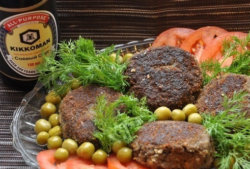 1. Этап. Соевые котлеты: Обжарьте котлеты с двух сторон до румяной корочки. Приятного аппетита!