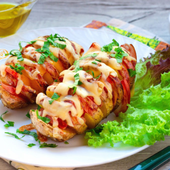 Картошка-гармошка под сырной корочкой