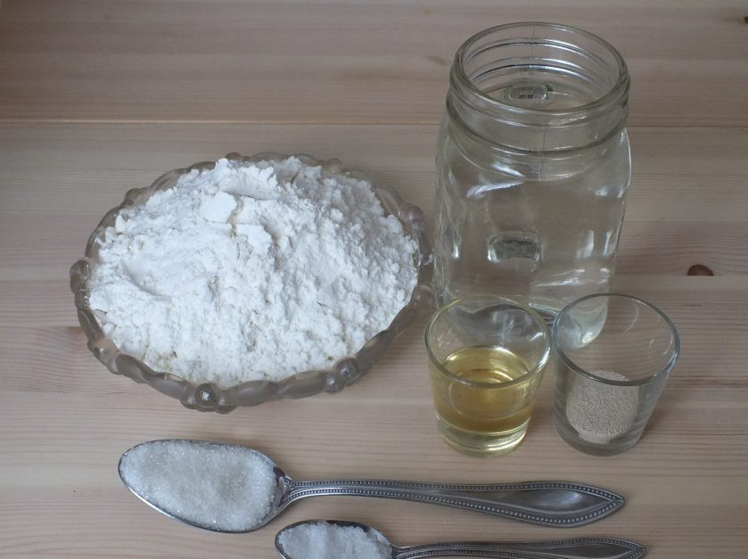 1. Этап. Заварное тесто на дрожжах: 1. Подготовьте необходимые ингредиенты.