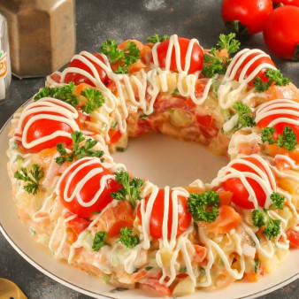 Салат Русские традиции с красной рыбой