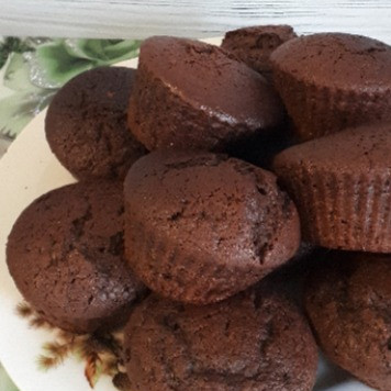 1. Этап. Шоколадные кексы на кефире: Очень вкусно с чаем, с кофе.