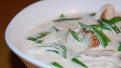 1. Этап. Сливочный суп с угрем: Теперь суп готов, и его можно попробовать. Приятного аппетита!