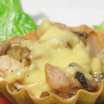 Тарталетки с курицей и грибами