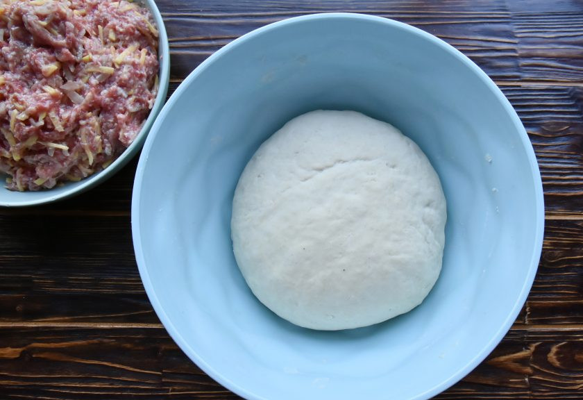 1. Этап. Табасаранское чуду: Отдохнувшее тесто становится податливым и эластичным. Такое тесто легче раскатывать.