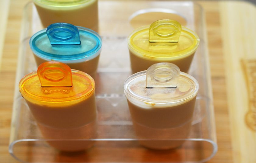 1. Этап. Домашнее мороженое: 4. Разложите в формочки для мороженого.