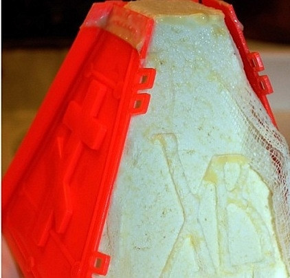 1. Этап. Пасха из молока: Через пару часов пасху можно будет доставать из формы.