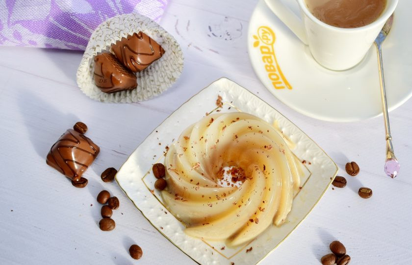 1. Этап. Бланманже кофейное: Перед подачей за 10 минут достаньте из морозильника, аккуратно достаньте из формочек. По желанию посыпьте тертым шоколадом. Приятного аппетита!