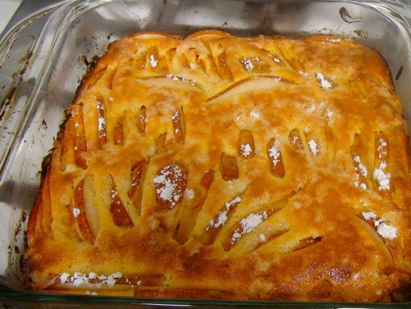 1. Этап. Запеканка творожная с грушей: 6. Перед подачей на стол остудите запеканку творожную с грушей минут 15-20 в форме. Приятного чаепития!