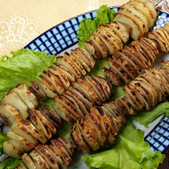 Картошка в фольге на углях