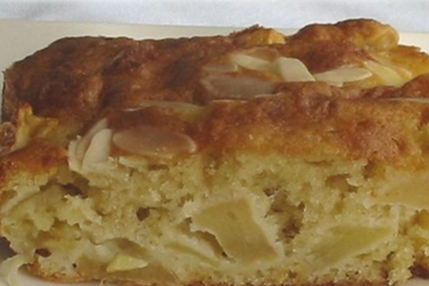 1. Этап. Шарлотка с грушами и яблоками: Приятного аппетита!