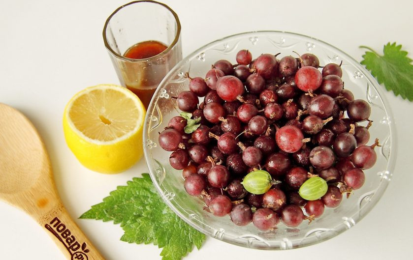 1. Этап. Морс из крыжовника: Подготовьте все ингредиенты.