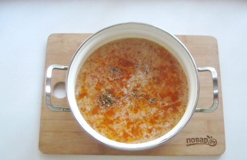 1. Этап. Суп Харчо с пшеном: Суп посолите, добавьте все специи по вкусу и лавровый лист. Варите еще 5-6 минут и выключайте.