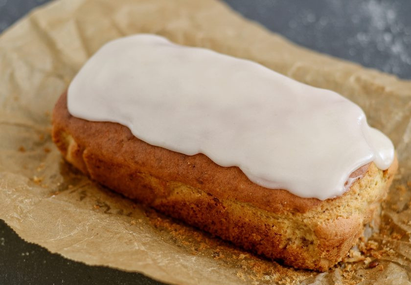 1. Этап. Безглютеновый пирог: Покройте этой смесью пирог и дайте высохнуть.