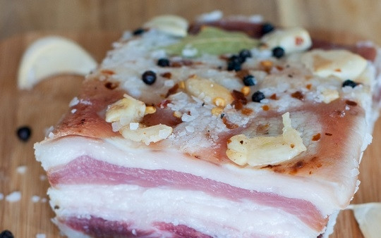 1. Этап. Засолка сала по-украински: 4. Вот такая красота. И вкусно невероятно. Попробуйте обязательно!