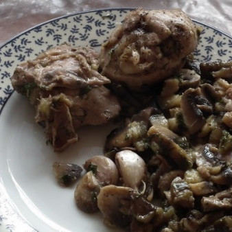 Курица с баклажанами и грибами