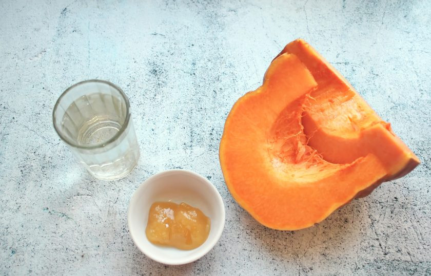 1. Этап. Самогон на тыкве: Подготовьте все необходимые ингредиенты для приготовления самогона на тыкве.