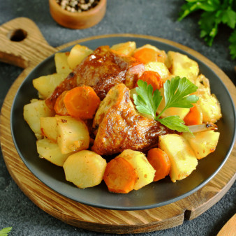 Кролик с картошкой в майонезе в духовке