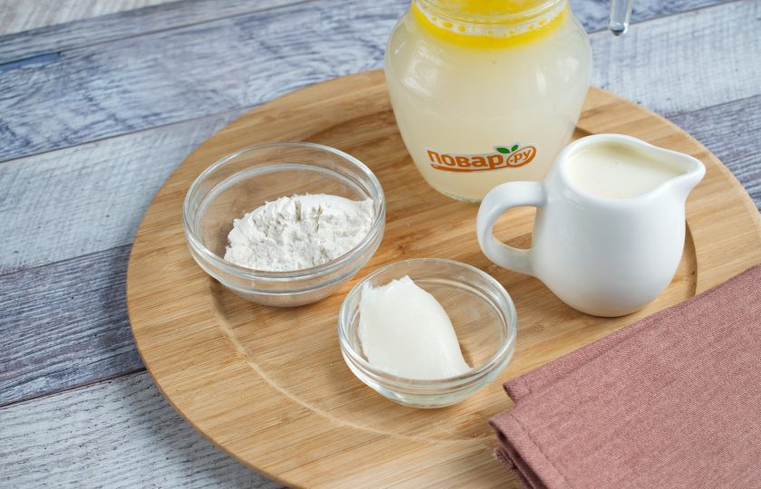 1. Этап. Шведские фрикадельки с кремовым соусом: Подготовьте продукты для соуса.