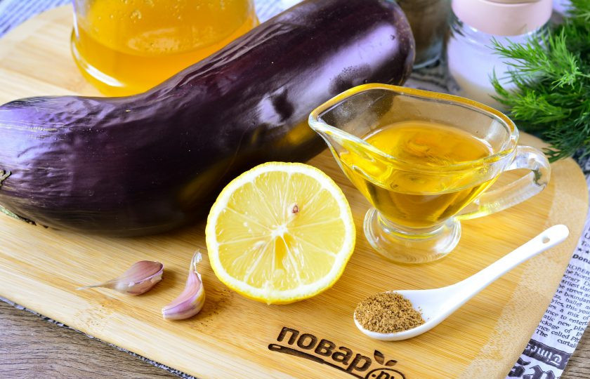 1. Этап. Баклажаны в медово-лимонной карамели: Подготовьте все ингредиенты.
