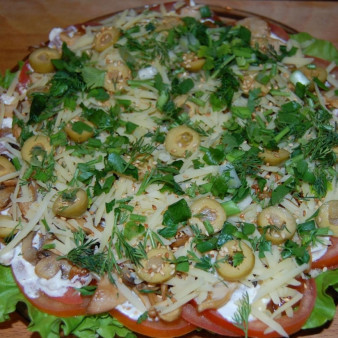 Слоеный салат с шампиньонами