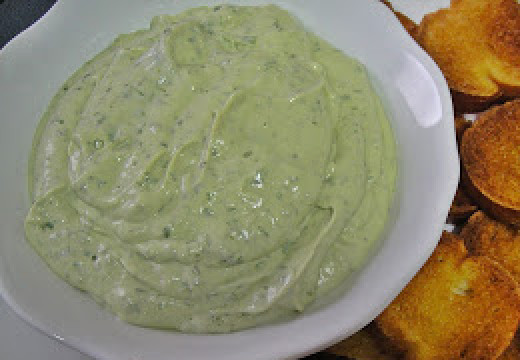 1. Этап. Дип из авокадо: Подать с чипсами или тостами.