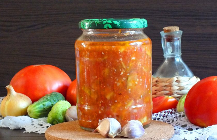 1. Этап. Салат Зимняя сказка на зиму: Из указанного количества ингредиентов получилось одна баночка объемом 700 мл. и одна баночка объемом 450 мл. Вкусных вам заготовок!