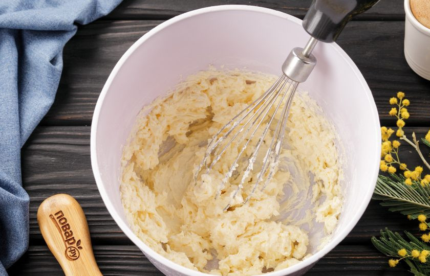 1. Этап. Сочни по ГОСТу: Все взбейте до получения однородной массы.